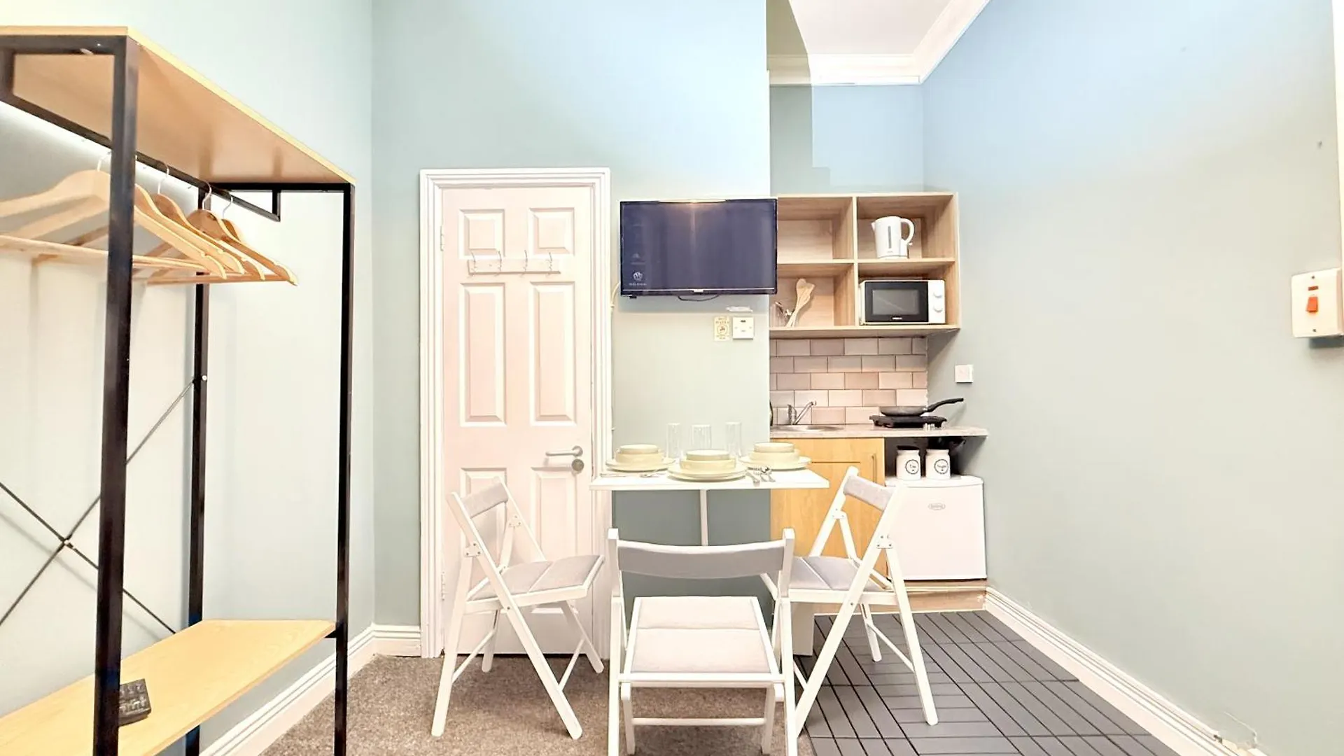 The Cosy Corner Studio联系方式
